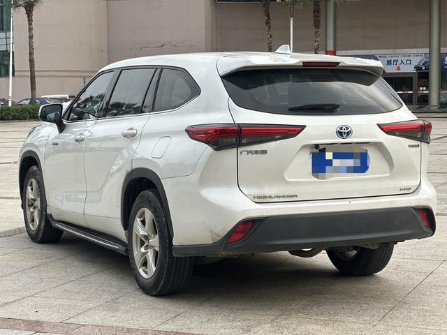 Toyota Highlander 2022 Hybrid 2.5L 4WD Elite 7-Seater – фото 6