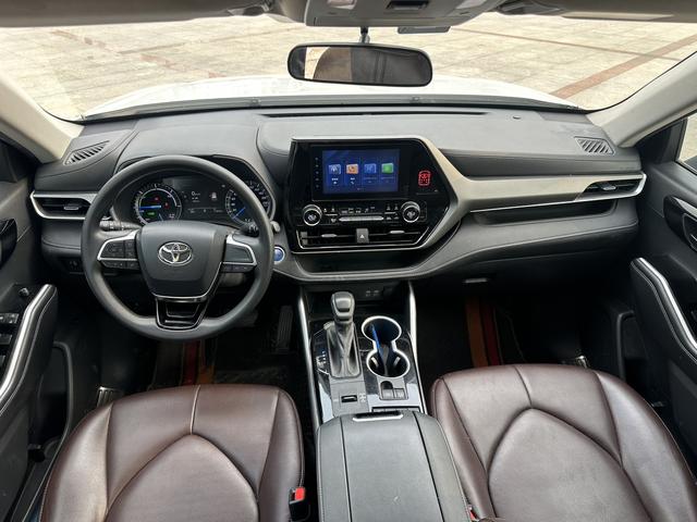Toyota Highlander 2022 Hybrid 2.5L 4WD Elite 7-Seater – фото 8