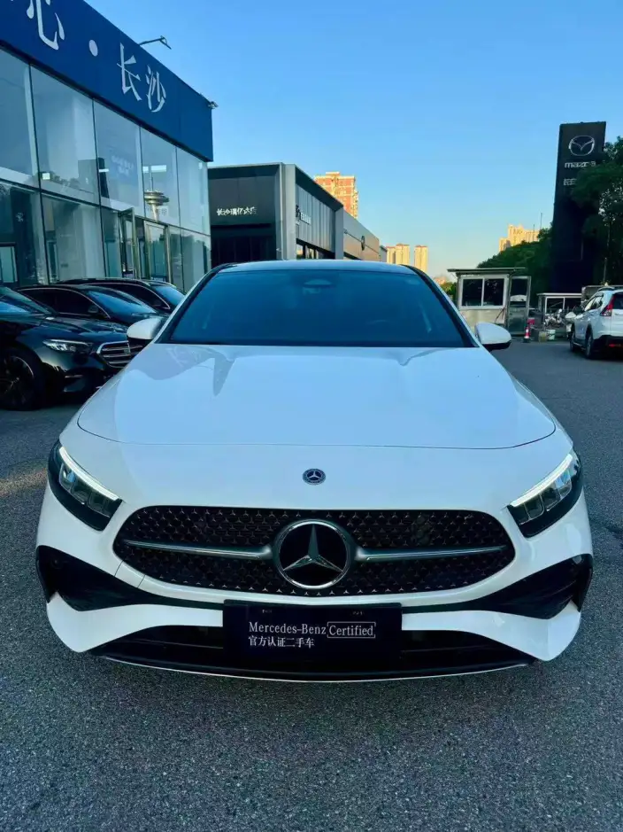 Mercedes-Benz A-class 2023 Model A 200 L Sports sedan Fashion Edition – фото 2