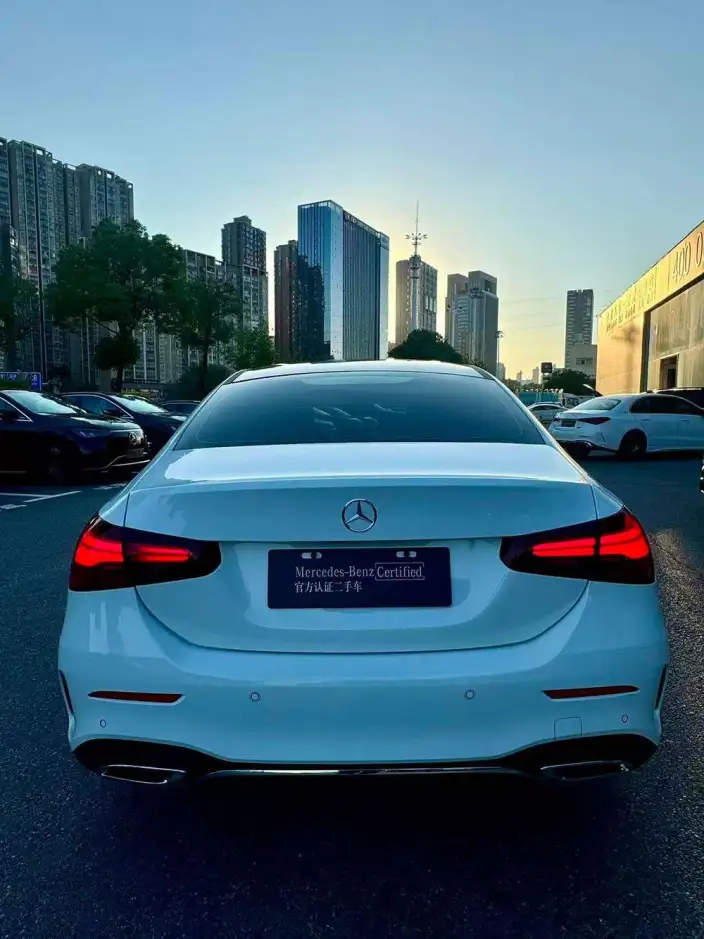 Mercedes-Benz A-class 2023 Model A 200 L Sports sedan Fashion Edition – фото 6