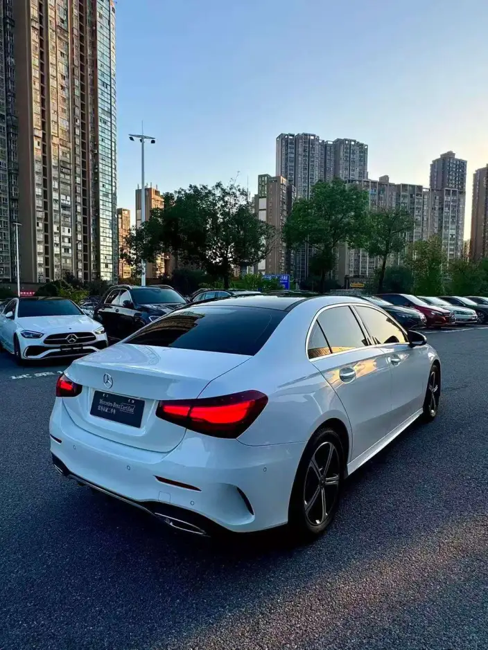 Mercedes-Benz A-class 2023 Model A 200 L Sports sedan Fashion Edition – фото 7