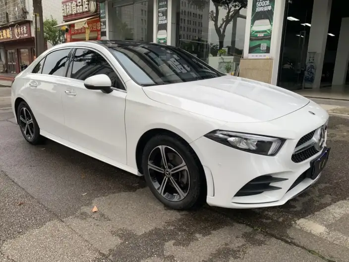 Mercedes-Benz A-class 2022 Model Facelift II A 200 L Sports sedan Fashion Edition – фото 3