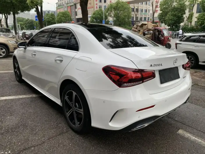 Mercedes-Benz A-class 2022 Model Facelift II A 200 L Sports sedan Fashion Edition – фото 4
