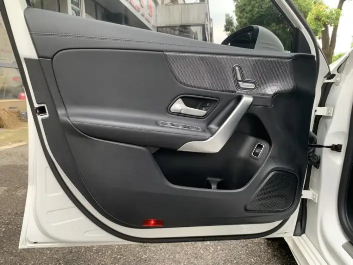 Mercedes-Benz A-class 2022 Model Facelift II A 200 L Sports sedan Fashion Edition – фото 8