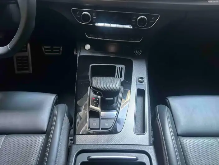 Audi Q5L 2024 Model 40TFSI Luxury Dynamic Model – фото 10