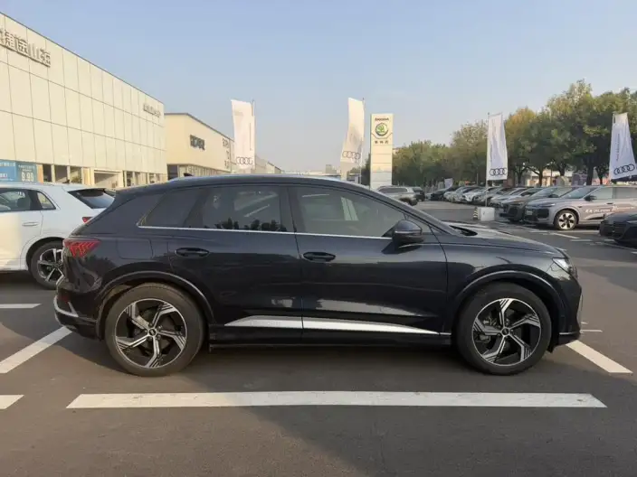 Audi Q4 e-tron 2022 Model 40 e-tron Genesis Edition – фото 7