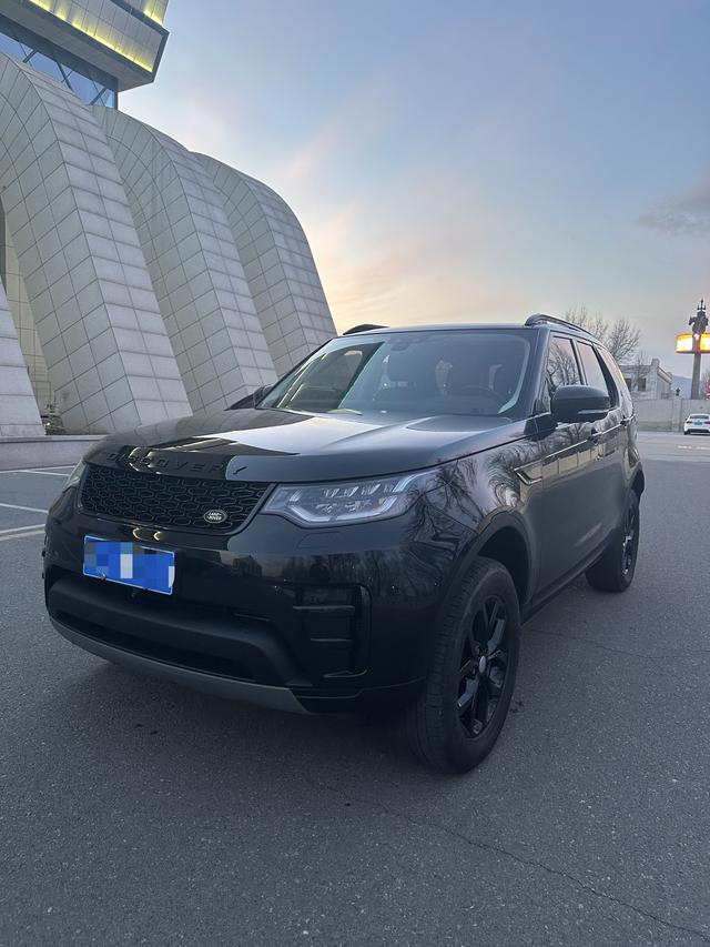 Land Rover Discovery Модель 2018 года 3.0 V6 SE – фото 1