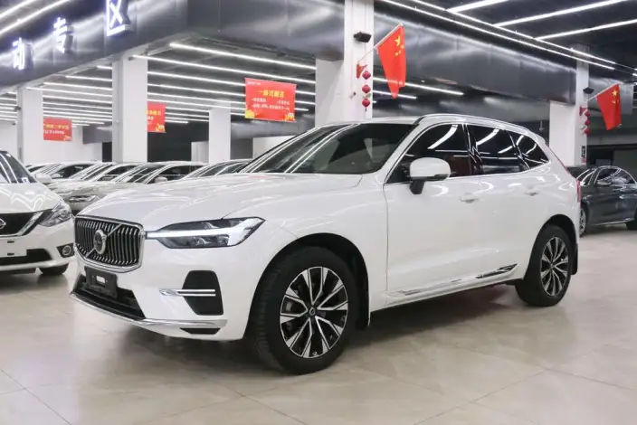 Volvo XC60 2023 Model B5 4WD Smart Range Deluxe Edition