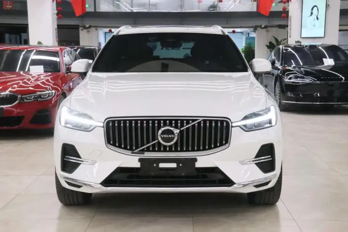 Volvo XC60 2023 Model B5 4WD Smart Range Deluxe Edition