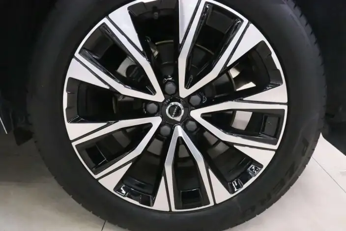Volvo XC60 2023 Model B5 4WD Smart Range Deluxe Edition – фото 8