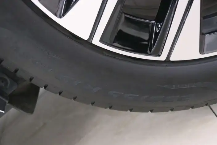 Volvo XC60 2023 Model B5 4WD Smart Range Deluxe Edition – фото 9