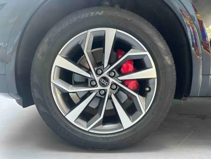 Audi Q5L 2024 Model 40TFSI Fashion Dynamic Model – фото 5