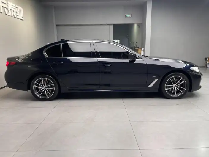BMW 5 Series 2022 Model Facelift 530Li Leading Model M Sports Set – фото 8
