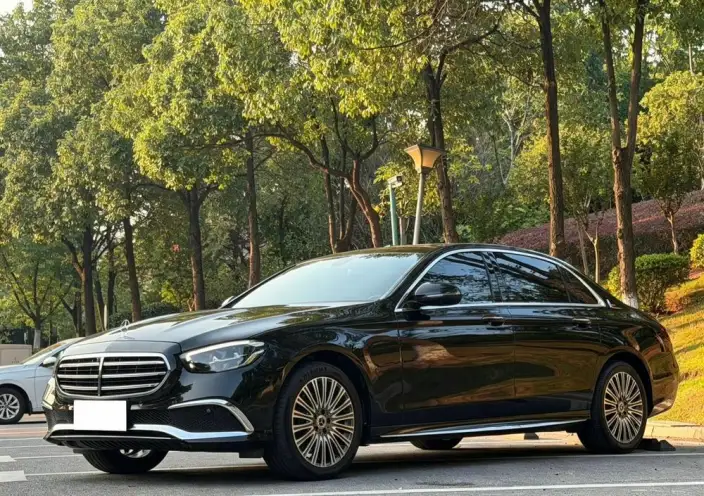 Mercedes-Benz E-Class 2022 Model E 300 L Luxury Model sedan – фото 1