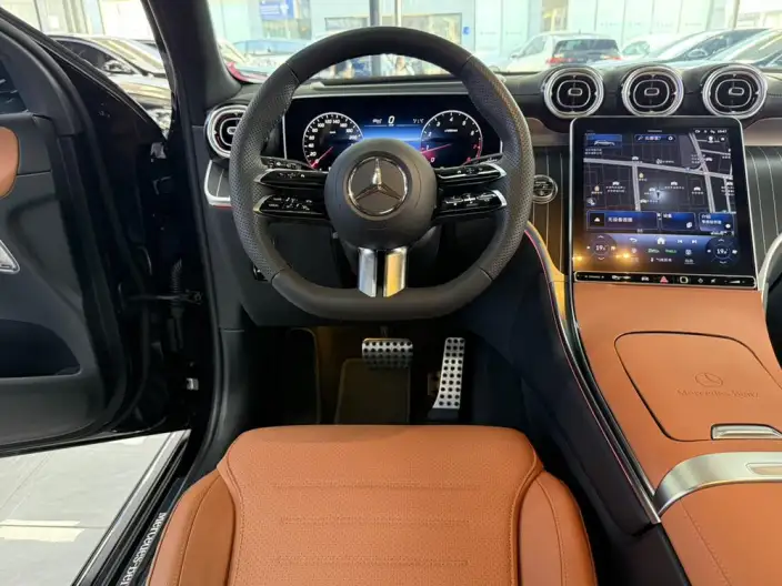 Mercedes-Benz GLC 2024 Model GLC 300 L 4MATIC Luxury Model 5 seat – фото 9