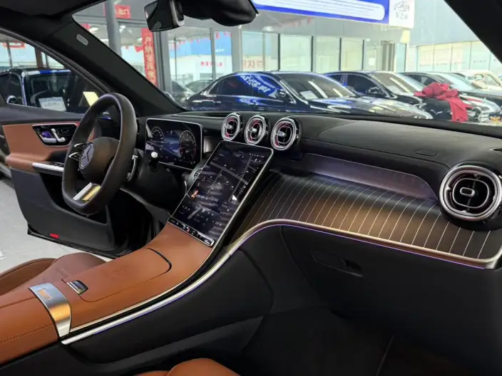 Mercedes-Benz GLC 2024 Model GLC 300 L 4MATIC Luxury Model 5 seat – фото 10