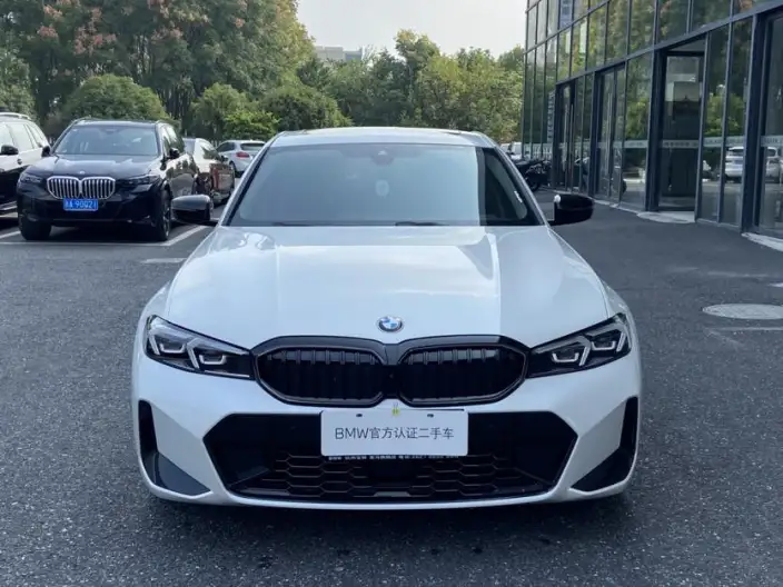 BMW 3 Series 2025 Model 330Li M Sports Night Set – фото 2