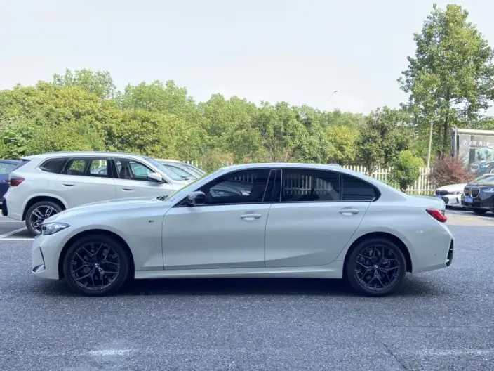 BMW 3 Series 2025 Model 330Li M Sports Night Set – фото 3