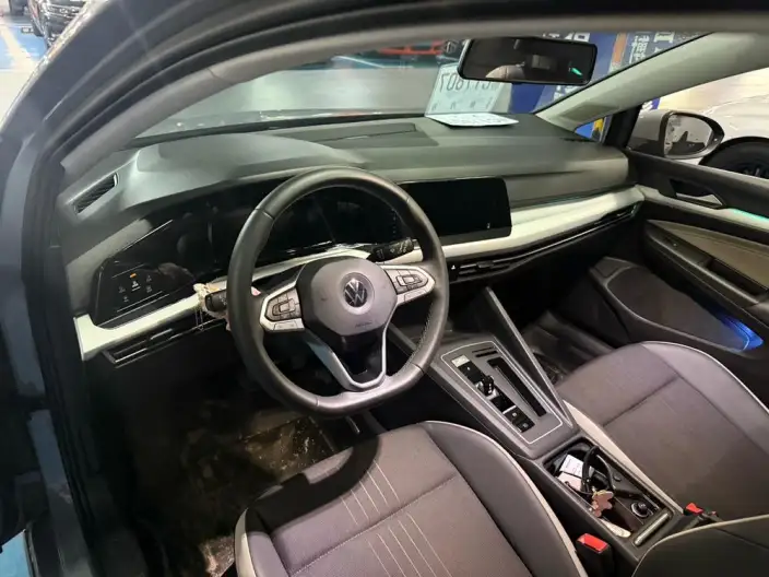 Volkswagen Golf 2023 Model 280TSI DSG Pro – фото 8