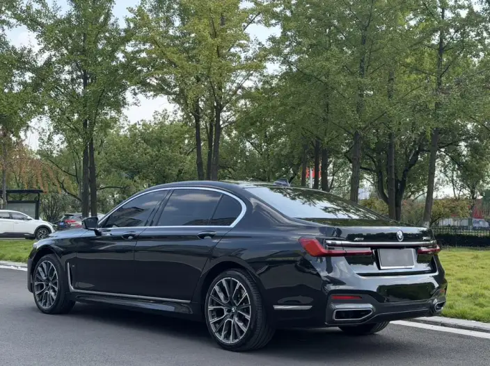 BMW 7 Series 2022 Model 740Li xDrive Executive Model M Sports Set – фото 4