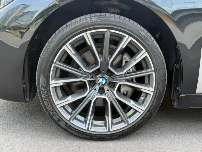 BMW 7 Series 2022 Model 740Li xDrive Executive Model M Sports Set – фото 7