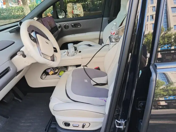Li Auto i6 2025 Model 2WD Standard Edition – фото 10