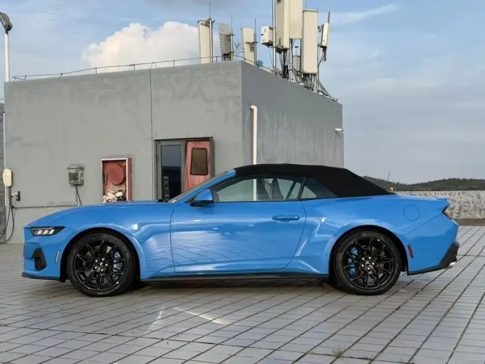 Mustang 2024 Model 2.3T EcoBoost Hardtop Performance version