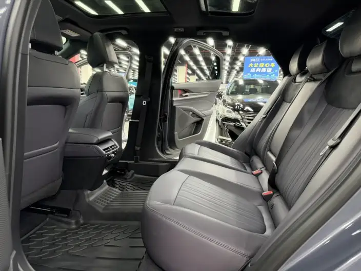 Ford Mondeo 2025 Model EcoBoost 245 Luxury Model – фото 10