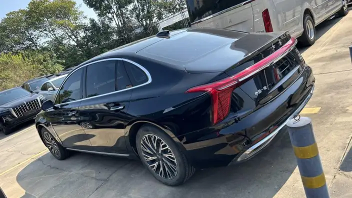 Hongqi H5 2023 Model 2.0T Automatic Flag Enjoy Edition