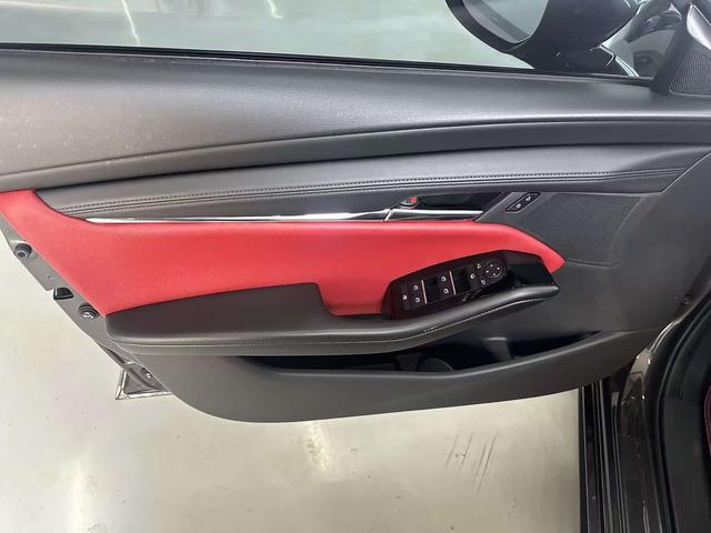 Mazda3 Axela 2023 2.0L Automatic Premium Edition – фото 11