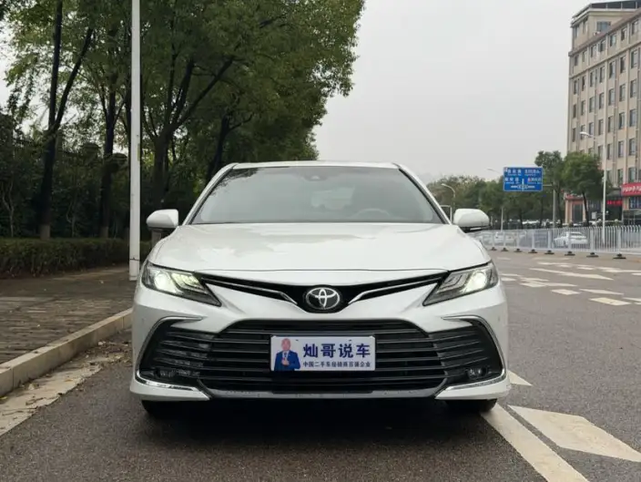 Toyota Camry 2021 Model 2.0G Deluxe Edition