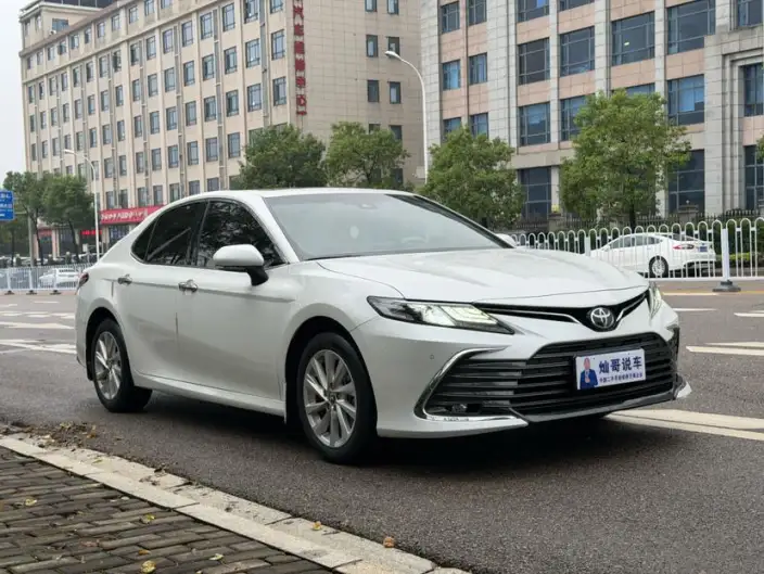 Toyota Camry 2021 Model 2.0G Deluxe Edition