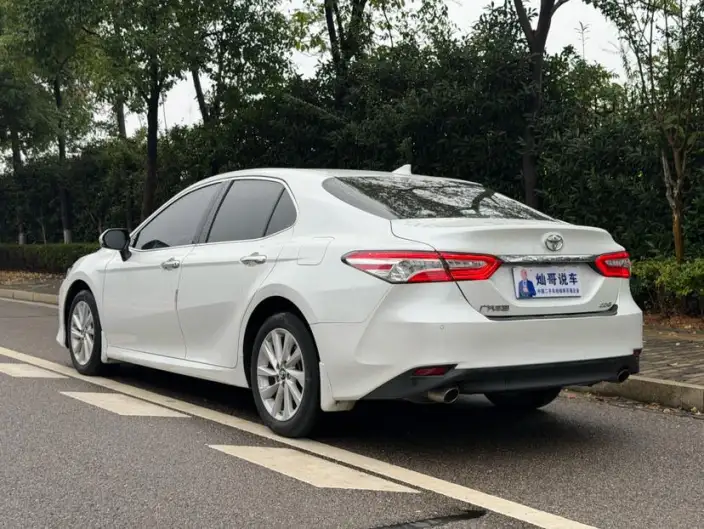 Toyota Camry 2021 Model 2.0G Deluxe Edition