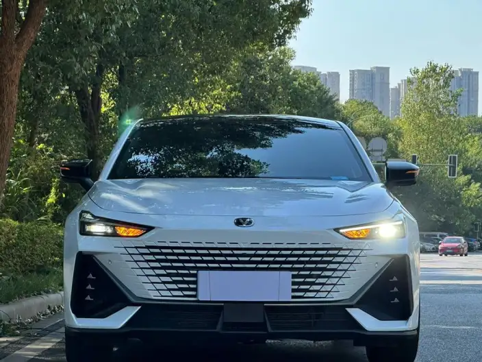 Changan UNI-V 2023 Model 1.5T Noble Model