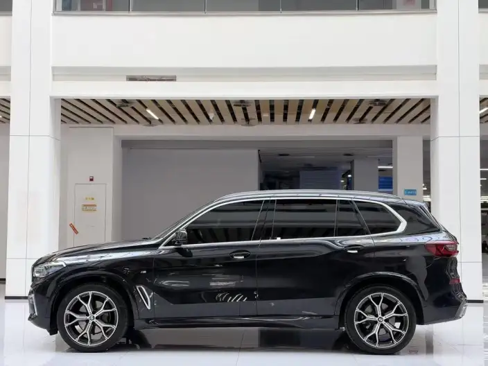 BMW X5 2022 Model xDrive 40Li M Sports Set – фото 4