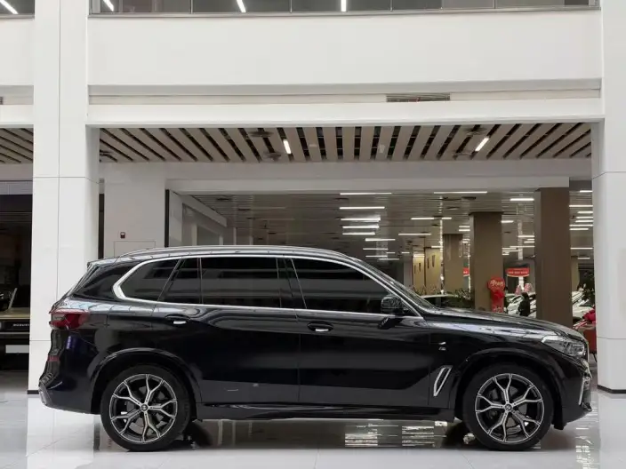 BMW X5 2022 Model xDrive 40Li M Sports Set – фото 8
