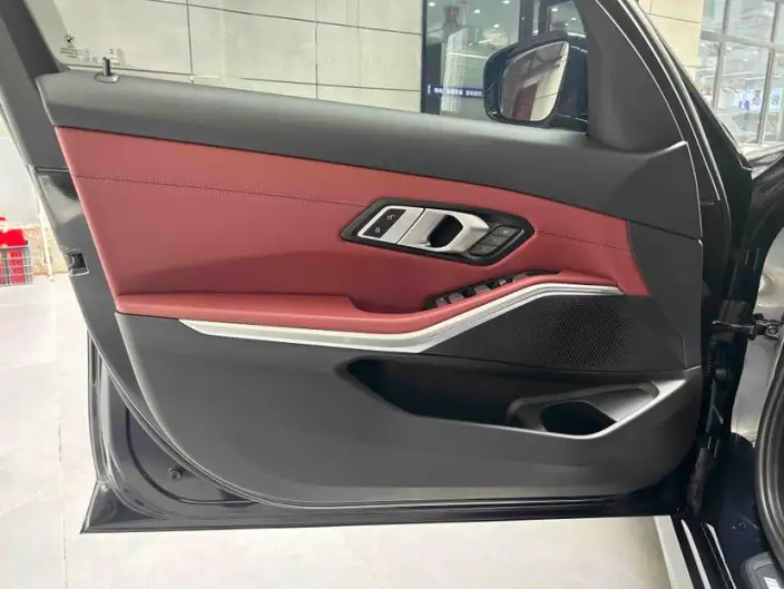 BMW 3 Series 2023 Model 325i M Sports Set – фото 4