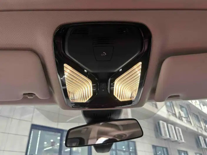 BMW 3 Series 2023 Model 325i M Sports Set – фото 5