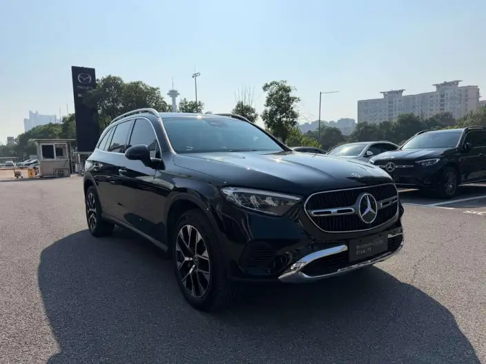 Mercedes-Benz GLC 2023 Model GLC 260 L 4MATIC Dynamic Model 5 seat – фото 3