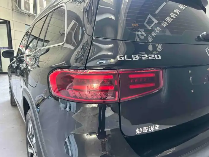 Mercedes-Benz GLB 2023 Model GLB 220 Fashion Model – фото 6