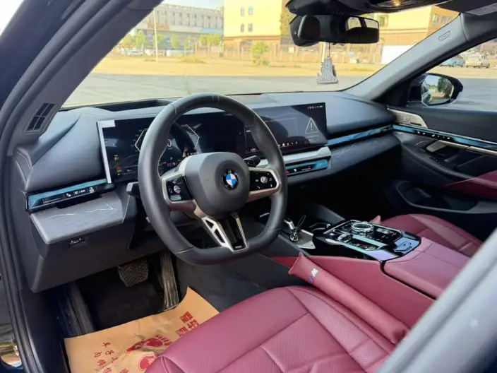BMW 5 Series 2025 Model 530Li Exclusive Model M Sports Set – фото 8