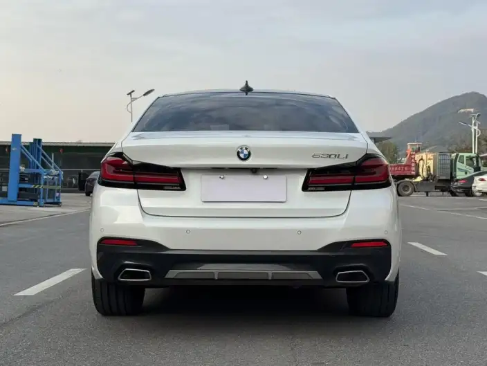 BMW 5 Series 2023 Model 530Li Leading Model M Sports Set – фото 3