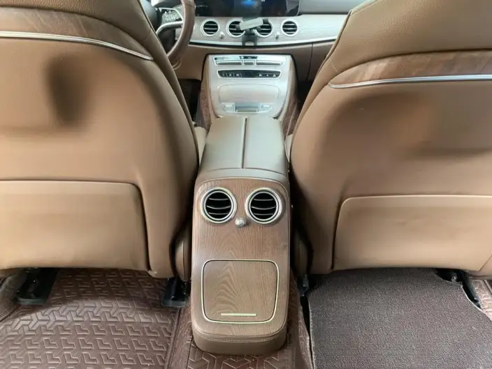 Mercedes-Benz E-Class 2023 Model E 260 L sedan – фото 8