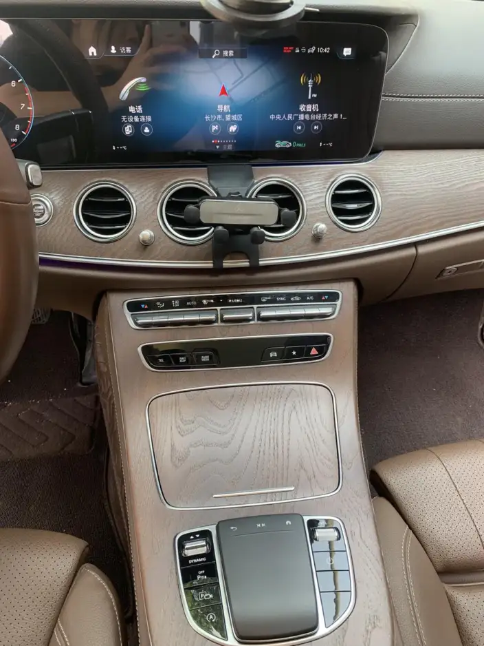 Mercedes-Benz E-Class 2023 Model E 260 L sedan – фото 10