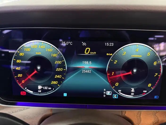 Mercedes-Benz E-Class 2023 Model E 300 L Luxury Model sedan – фото 10
