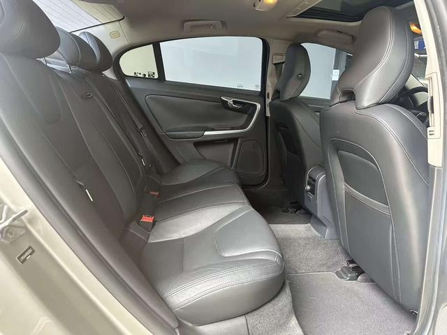 Volvo S60 2015 S60L 2.0T Intelligent Far – фото 10