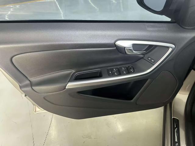 Volvo S60 2015 S60L 2.0T Intelligent Far – фото 13