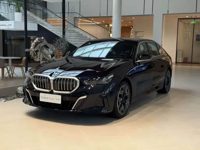 BMW 5 Series 2025 Model 530Li Exclusive Model M Sports Set – фото 1