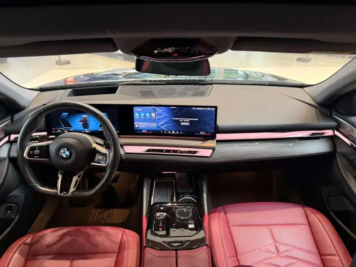 BMW 5 Series 2025 Model 530Li Exclusive Model M Sports Set – фото 10