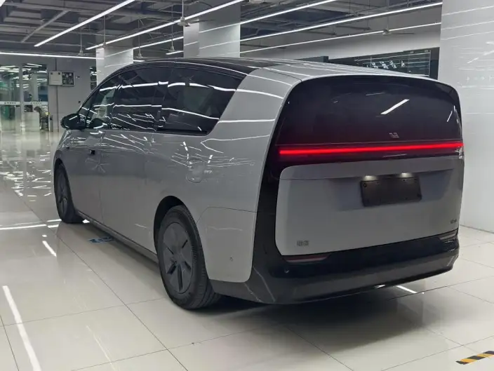 Li Auto MEGA 2024 Model Ultra Edition